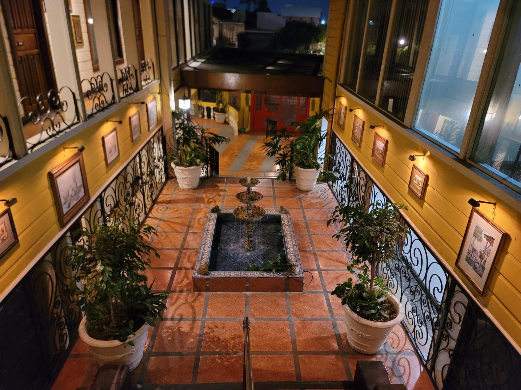 Whiskey Barrel Hotel San Jose  Exterior photo