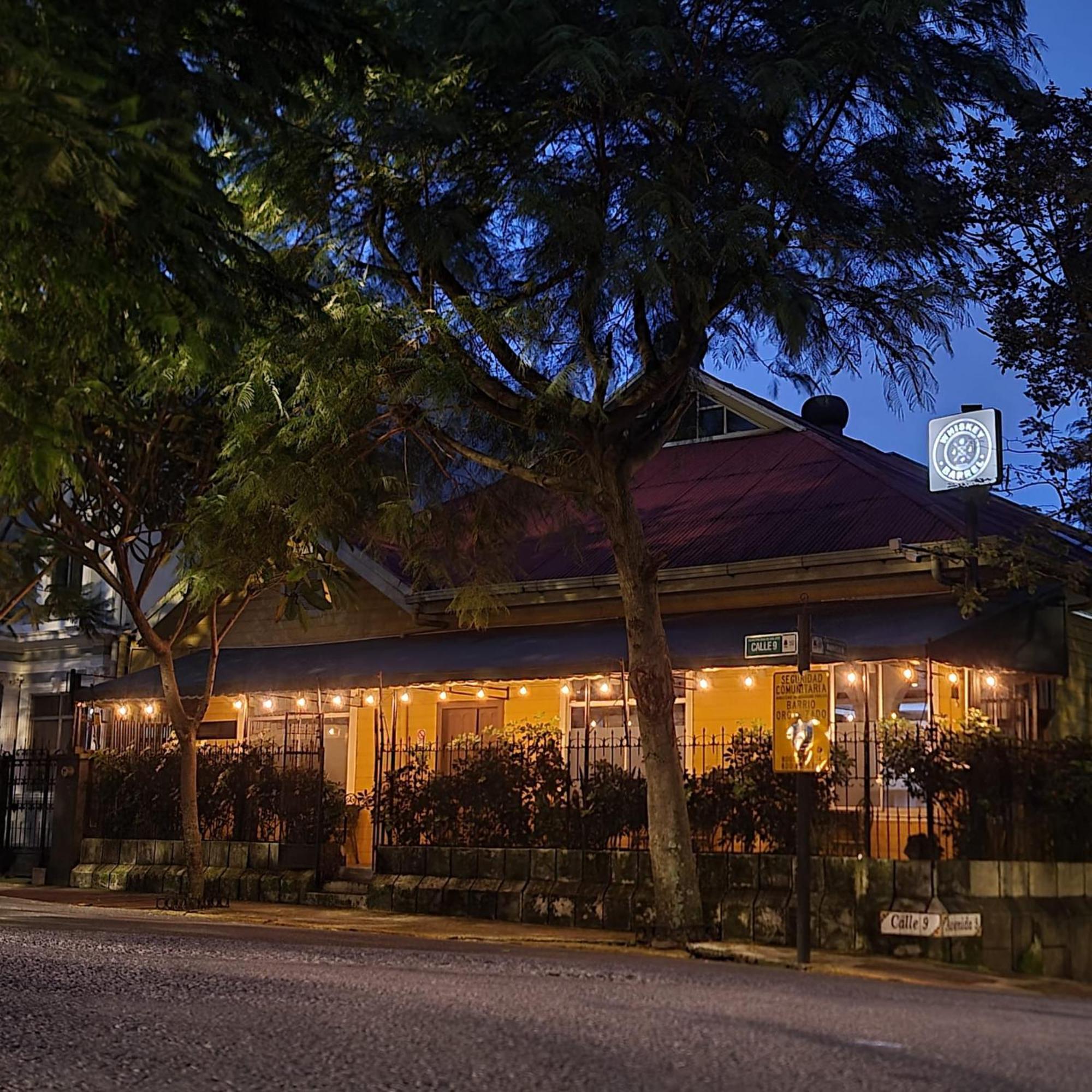 Whiskey Barrel Hotel San Jose  Exterior photo